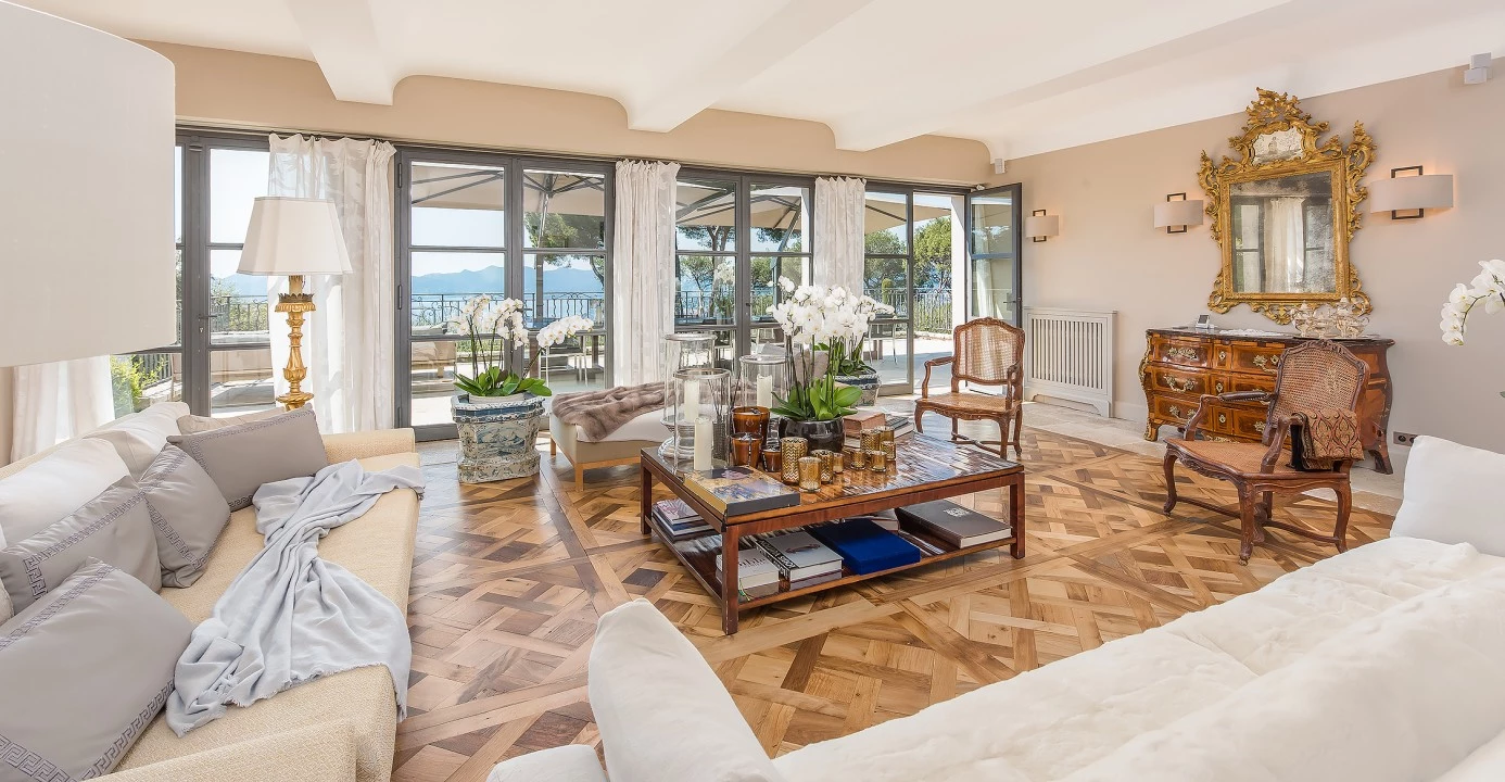 1680593627-Luxury Real estate rent Cannes villa Mosaique living room.webp